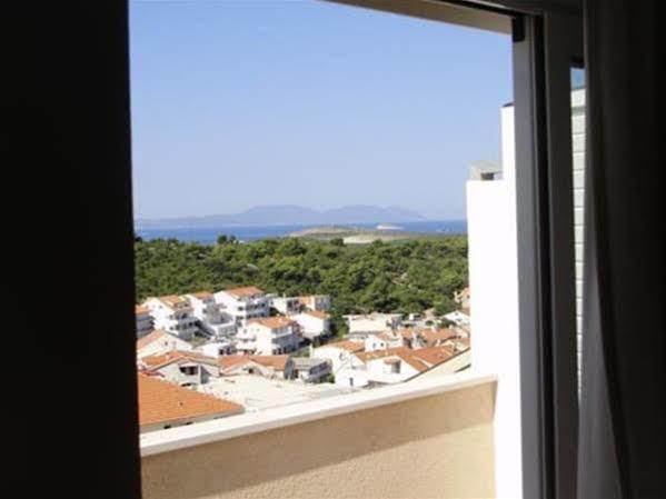 Apartments Mazuran Hvar Town Exterior photo